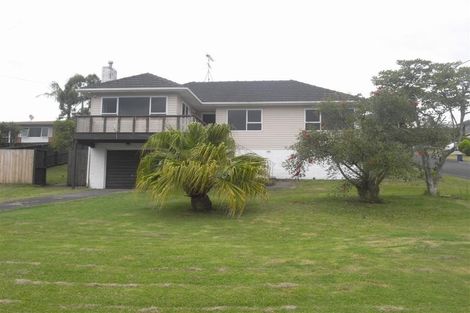 Photo of property in 2 Fairlea Road, Te Atatu South, Auckland, 0610