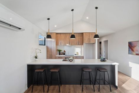 Photo of property in 5 Matakanui Lane, Wanaka, 9305