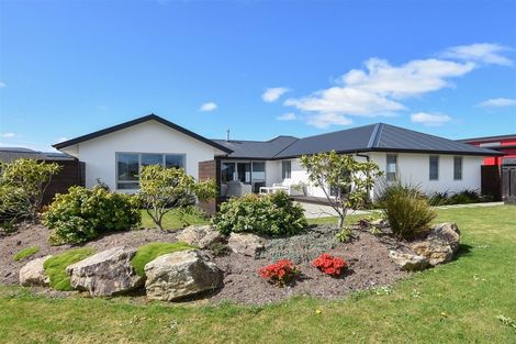 Photo of property in 2 Stratton Way, Mosgiel, 9024