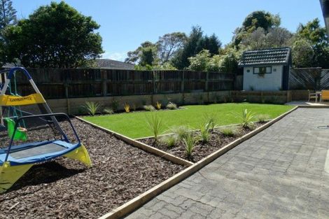 Photo of property in 18 Kauri Road, Waikanae, 5036