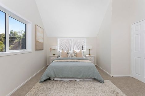 Photo of property in 1/31 Oteha Valley Road, Northcross, Auckland, 0632