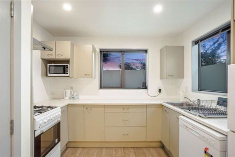 Photo of property in 30b Doone Place, Massey, Auckland, 0614