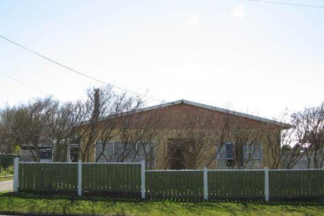 Photo of property in 18 Hunia Street, Marton, 4710