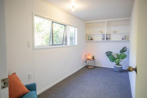 Photo of property in 2 Puketiro Place, Paihia, 0200