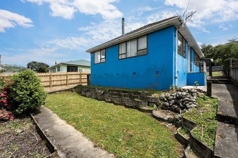 Photo of property in 15 Maher Place, Ranui, Porirua, 5024