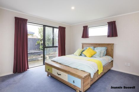 Photo of property in 20 Aspen Way, Kelvin Grove, Palmerston North, 4414
