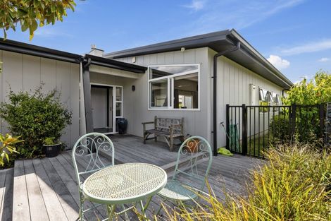 Photo of property in 18 Lakemere Way, Kinloch, Taupo, 3377
