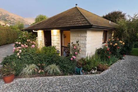 Photo of property in 22a Heuchan Lane, Wanaka, 9305