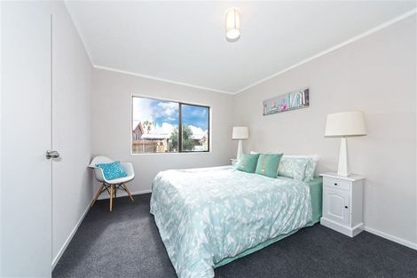 Photo of property in 6/390 West Coast Road, Glen Eden, Auckland, 0602