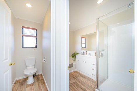 Photo of property in 39 Logan Way, Kelvin Grove, Palmerston North, 4414