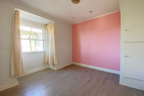Photo of property in 1/28 Rangitoto Terrace, Milford, Auckland, 0620