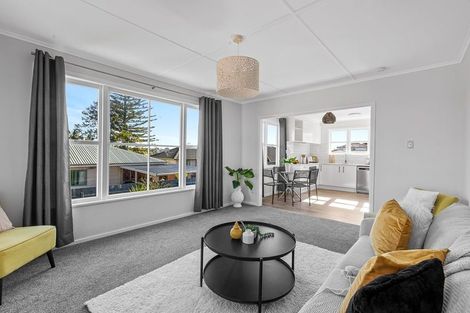 Photo of property in 65 Farquhar Road, Glendene, Auckland, 0602