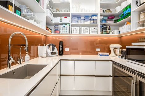 Photo of property in 15 Nikau Street, Eastbourne, Lower Hutt, 5013