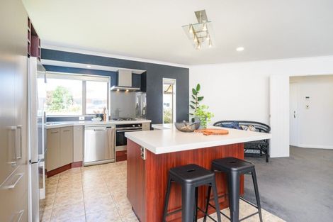 Photo of property in 7 Walnut Grove, Kelvin Grove, Palmerston North, 4414