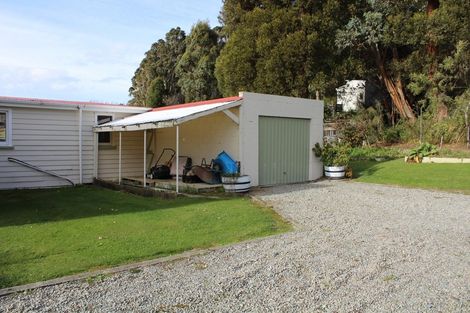 Photo of property in 14 Level Street, Dipton, 9791