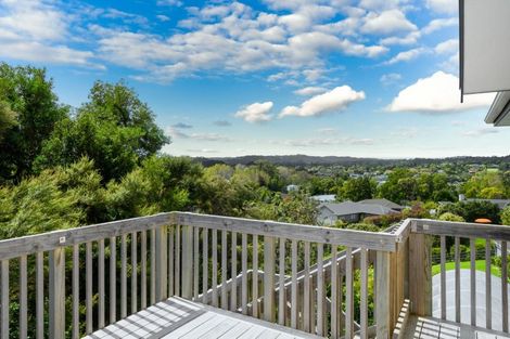 Photo of property in 11 Gavinike Place, Waimauku, 0812