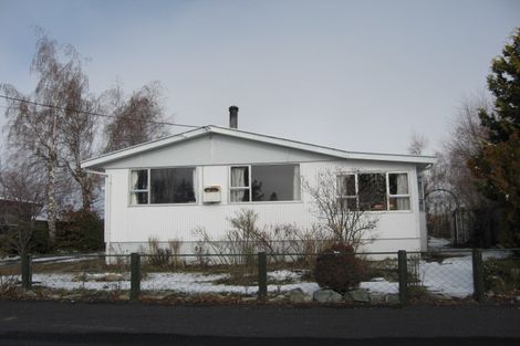 Photo of property in 10 Jollie Road, Twizel, 7901