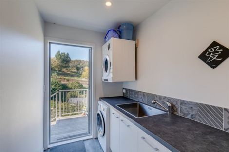 Photo of property in 22 Cornwall Road, Lyttelton, 8082