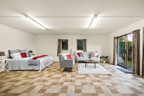 Photo of property in 85 Hobsonville Road, West Harbour, Auckland, 0618