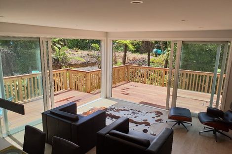 Photo of property in 20 De Val Drive, Titirangi, Auckland, 0604