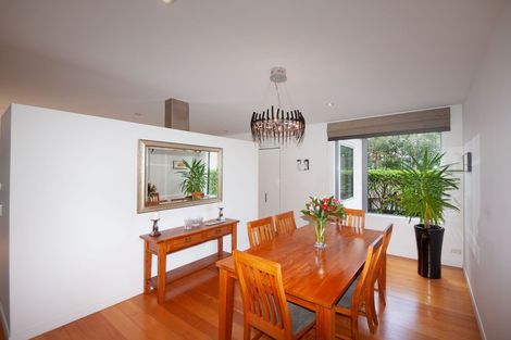 Photo of property in 24e Mandalay Terrace, Khandallah, Wellington, 6035