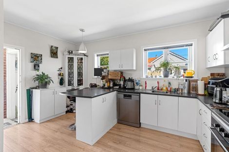 Photo of property in 34 Princes Street, Levin, 5510