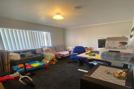 Photo of property in 1/3 Eulogy Place, Randwick Park, Auckland, 2105