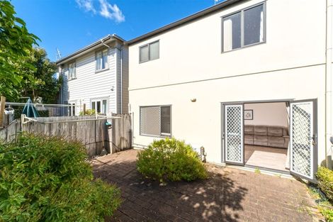 Photo of property in 5/2 Sunnydale Place, Oteha, Auckland, 0632