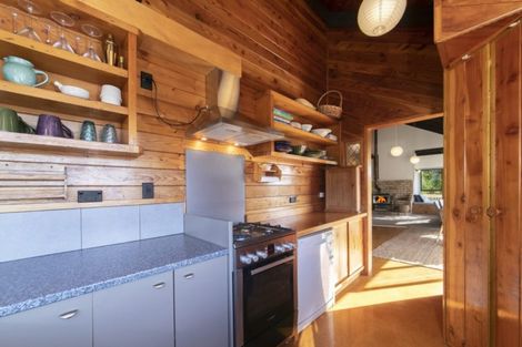 Photo of property in 140 Lone Kauri Road, Karekare, New Lynn, 0772