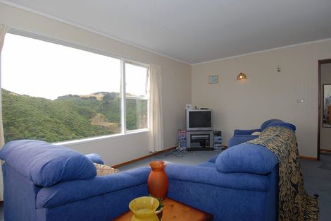 Photo of property in 2/63 Mandalay Terrace, Khandallah, Wellington, 6035