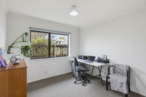 Photo of property in 20 Gandalf Crescent, Paraparaumu, 5032