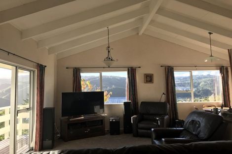 Photo of property in 32 Whitechapel Grove, Stokes Valley, Lower Hutt, 5019