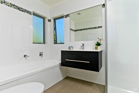 Photo of property in 161a Deep Creek Road, Torbay, Auckland, 0630