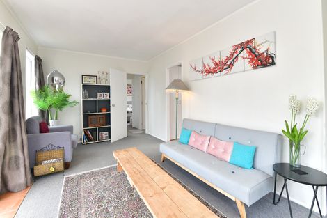 Photo of property in 998 Whangaparaoa Road, Tindalls Beach, Whangaparaoa, 0930