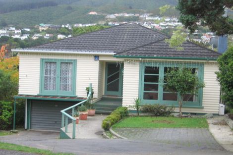 Photo of property in 14 South Street, Tawa, Wellington, 5028