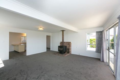 Photo of property in 16 Saint Ives Grove, Whalers Gate, New Plymouth, 4310