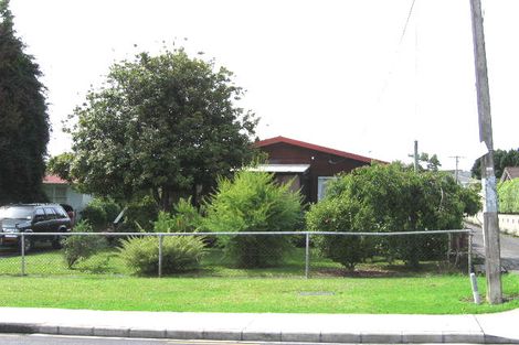 Photo of property in 2/9 Vera Road, Te Atatu South, Auckland, 0610