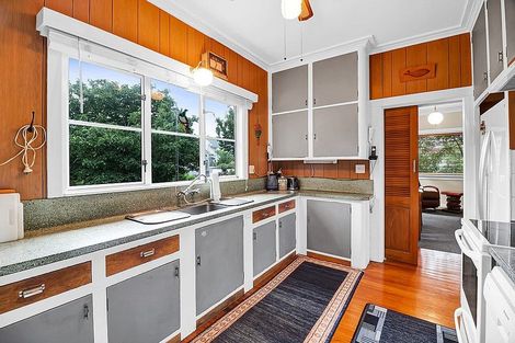 Photo of property in 33 Rogan Street, New Plymouth, 4310