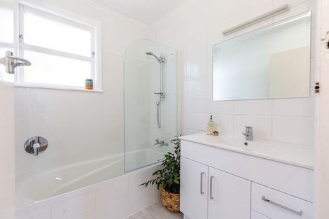 Photo of property in 1/73a Salisbury Road, Birkdale, Auckland, 0626