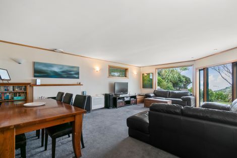 Photo of property in 204 Miromiro Road, Normandale, Lower Hutt, 5010