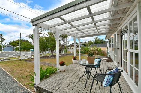 Photo of property in 998 Whangaparaoa Road, Tindalls Beach, Whangaparaoa, 0930