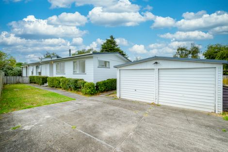 Photo of property in 22 Vina Place, Massey, Auckland, 0614