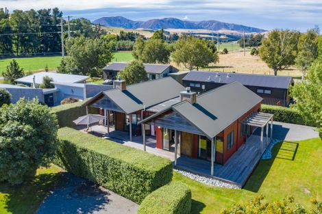 Photo of property in 4 Ryton Place, Lake Coleridge, 7572