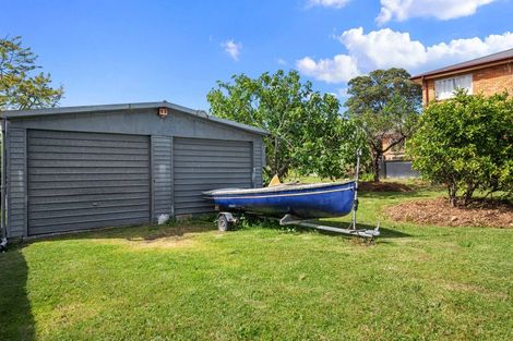 Photo of property in 25 Felgrove Street, Glendene, Auckland, 0602