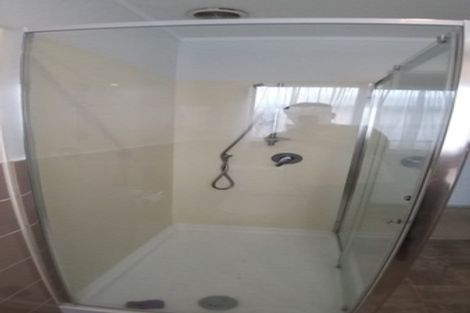 Photo of property in 2/36 Aviemore Drive, Highland Park, Auckland, 2010