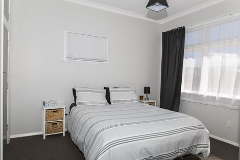 Photo of property in 22 Trafalgar Street, Dannevirke, 4930