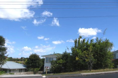 Photo of property in 2/3 Sycamore Drive, Sunnynook, Auckland, 0620