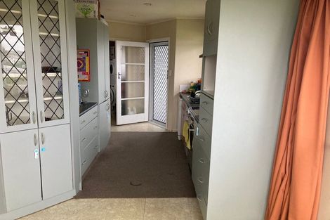 Photo of property in 23 Arrow Road, Forrest Hill, Auckland, 0620