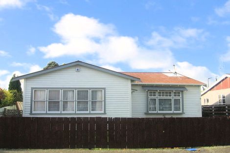 Photo of property in 51 Burns Avenue, Takaro, Palmerston North, 4412