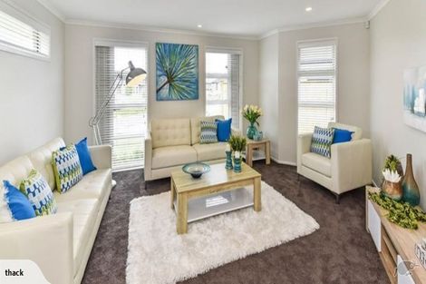 Photo of property in 9 Tongeren Square, Karaka, Papakura, 2113